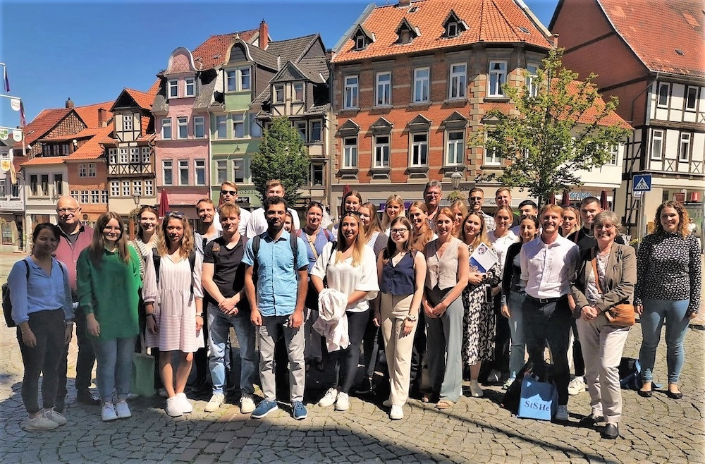 Gruppenbild am Radsbrunnen